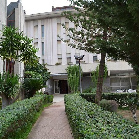 Centro Giovanile Padre Minozzi Policoro Bagian luar foto