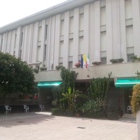 Centro Giovanile Padre Minozzi Policoro Bagian luar foto