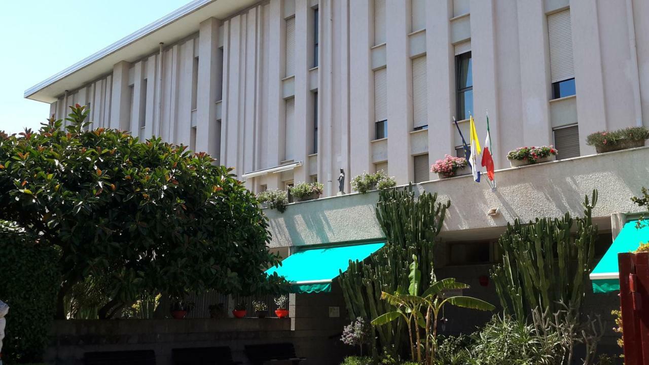 Centro Giovanile Padre Minozzi Policoro Bagian luar foto